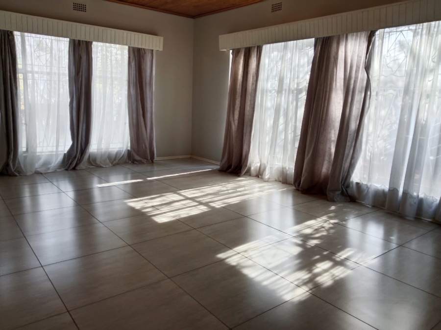 To Let 4 Bedroom Property for Rent in Kuruman Northern Cape